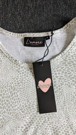 T-shirt (size 8)