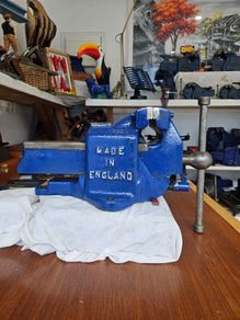 Record engineering vice