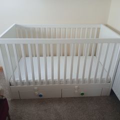 Need Gone! Cot & matress in excellent condition