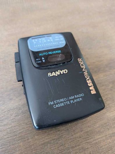 Sanyo MGR-730 Walkman/Tape/Radio with Auto-Reverse