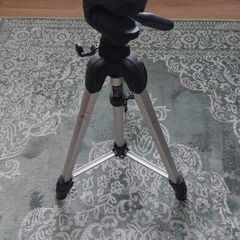 Camera tripod