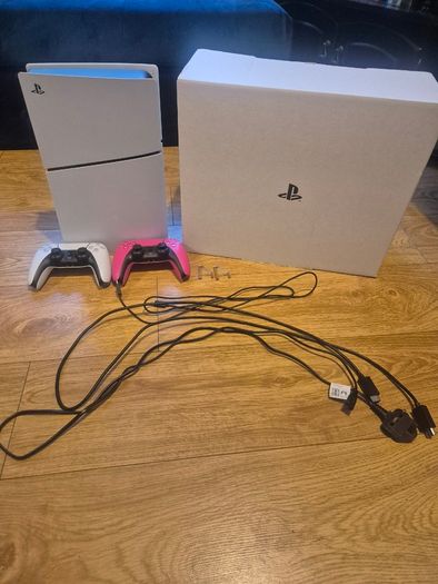Sony PlayStation 5 PS5 Slim Disc Edition. Excellent Condition with 2 Controllers