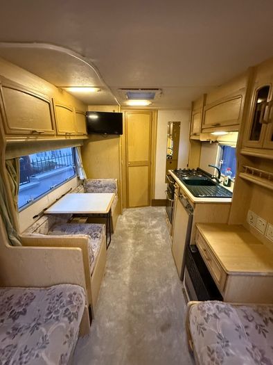 Abbey Gts Vogue 4 Birth Caravan