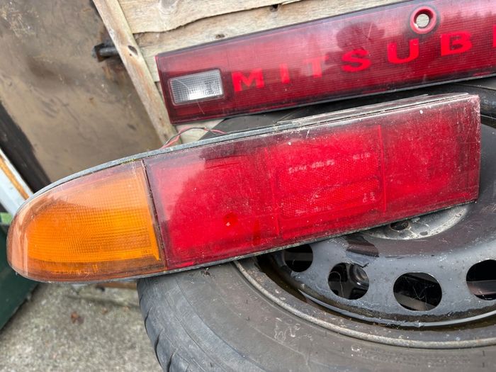 mitsubishi gto 3000 gt tail ligts