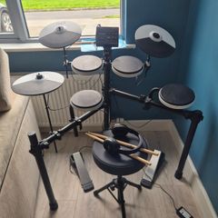 Electronic Drum Kit Roland