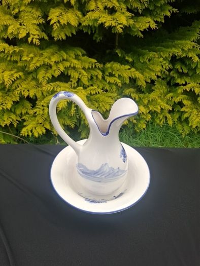 Blue ceramic washing bassin set