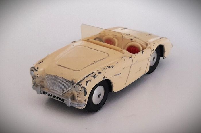 Diecast Vintage Corgi Toys Austin Healey 100 - Fair to Good Original Condition/No Box