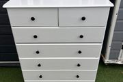 White chest of drawers