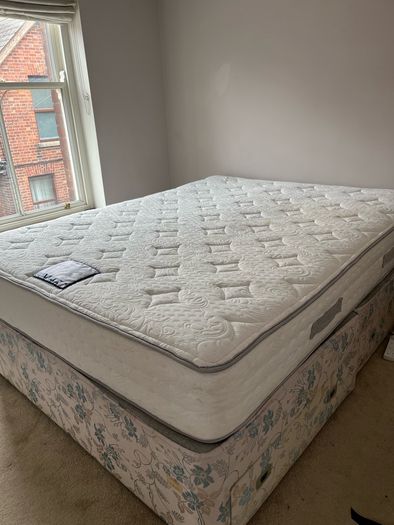 Respa king size mattress + base