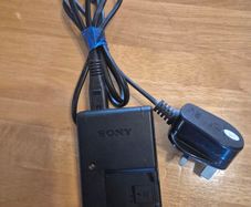 Sony  BC-CSGB Camera Battery Charger