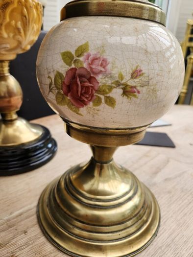 Two working oil lamps