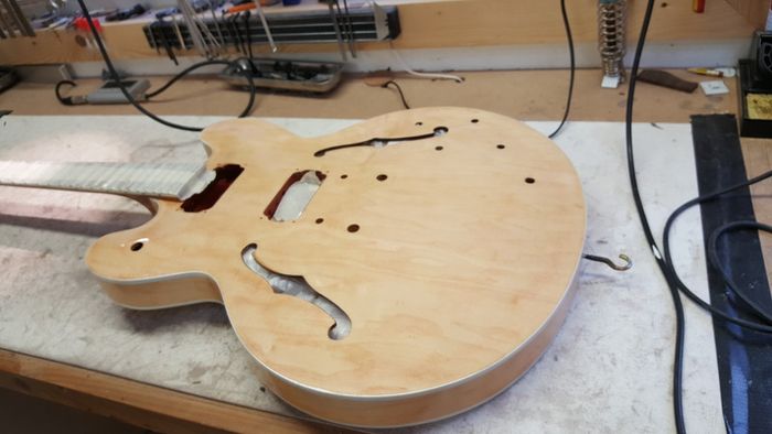 Epiphone Supernova. Natural, Nitro. Gibson Memphis pickups