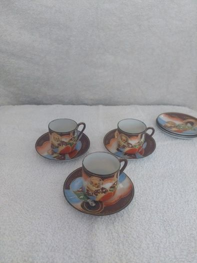 Japanese Satsuma style porcelain tea set decorated with heavy Moriage