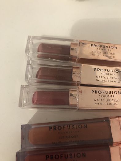 lipstick / lipgloss