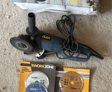 Power Craft 1020W Angle Grinder With Diamond Cutting Discs