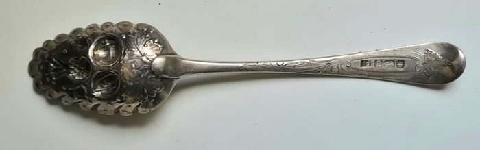 George Smith III, 1782. Sterling Silver Berry Spoon. Excellent condition for its age.