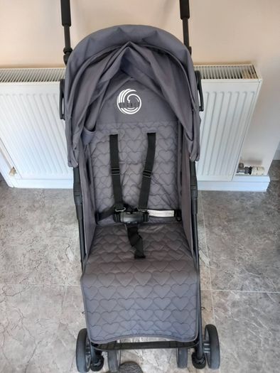Cygnet baby's buggie with rain cover