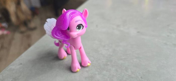 4euro Each - Select in comments - New Generation Moulded 3 inch  Figure Sparkle Glitter Hasbro Crystal Adventure MLP G5 My Little Pony