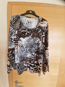 2 leopards print tops 18