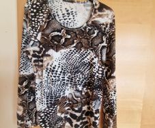 2 leopards print tops 18