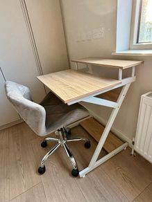 Office desk & Chair