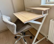 Office desk & Chair