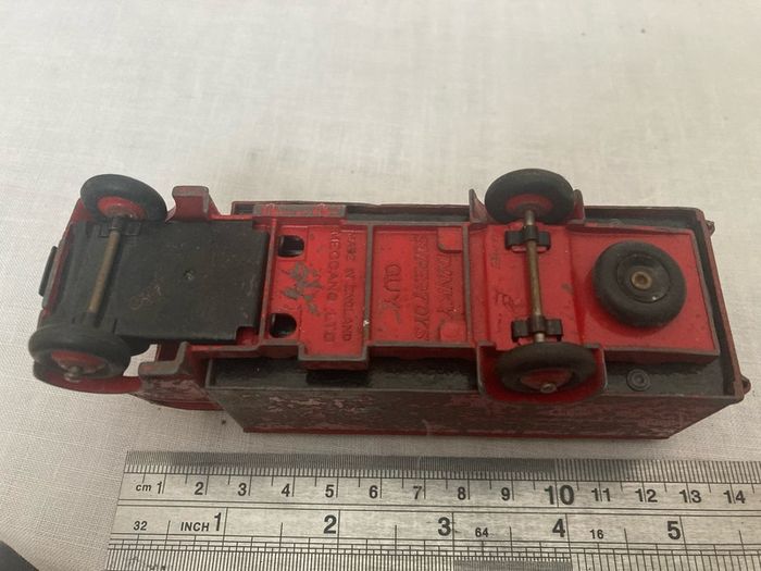 Dinky / Meccano 514. Guy Slumberland van. Rear opening doors.