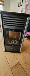 portable cabinet gas heater with empty gas cyli der