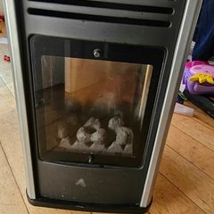 portable cabinet gas heater with empty gas cyli der
