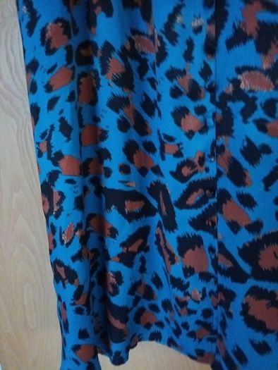 Dunnes  Stores  Gallery  Skirt.  S.14.     B.N.W.T.