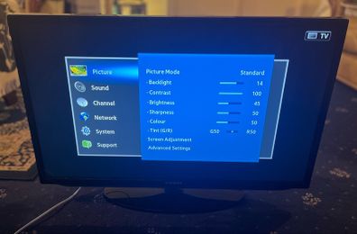 Samsung 32 inch Full HD LED TV Working Perfectly