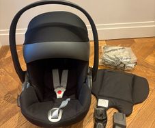 Cybex Cloud Z i-Size Newborn Infant Car Seat black excellent condition - sunshade raincover adapters