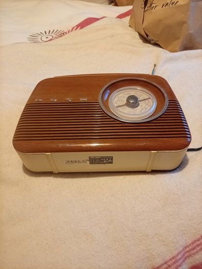 Vintage Style Bush Radio TR82