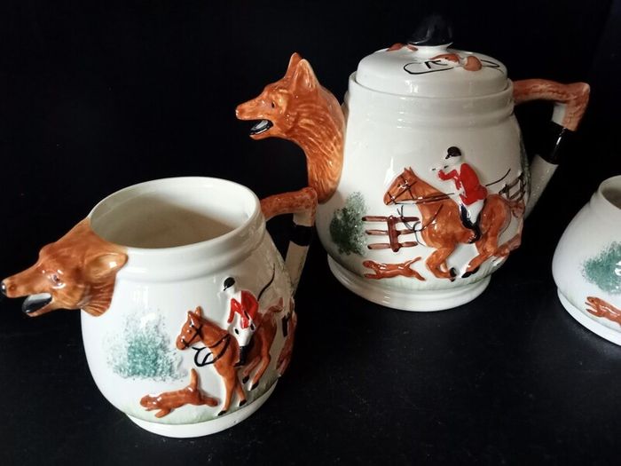 Fox and Hounds Novelty Teapot Set