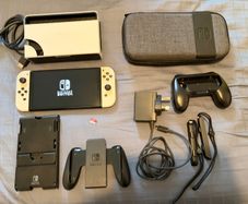 Nintendo Switch Oled Console + 200gb SD Card