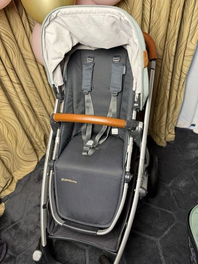 Full travel System Uppababy Vista V2 with car seat and isofix
