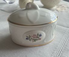 Royal Tara fine bone china trinket box