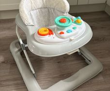 Babylo easy up baby walker