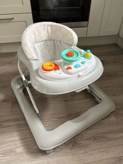 Babylo easy up baby walker