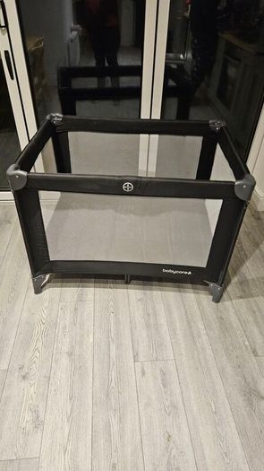 Travel cot