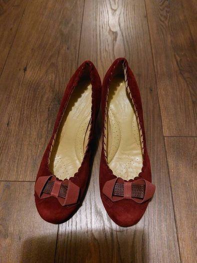 Burgundy- real suede shoes- uk7