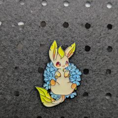 Leafeon enamel pin