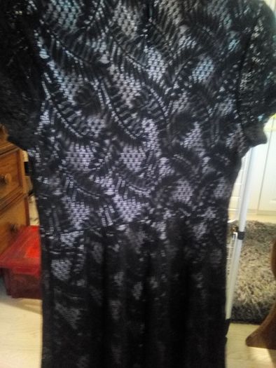 Beautiful Forever 21 dress 16