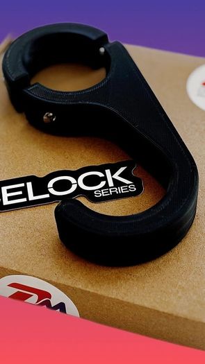 3D-PRINTED steering wheel/ helmet hook