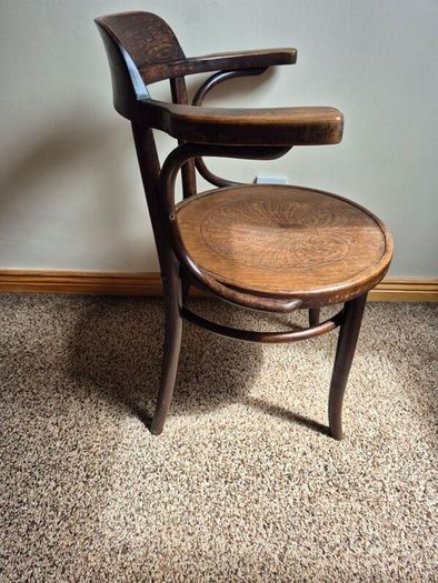 Antique Mundus Bentwood Carver Armchair c. 1919-1922