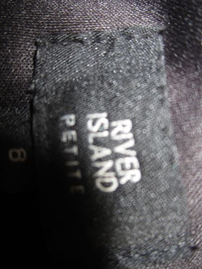 RIVER ISLAND    size 8   petite FAUX leather black