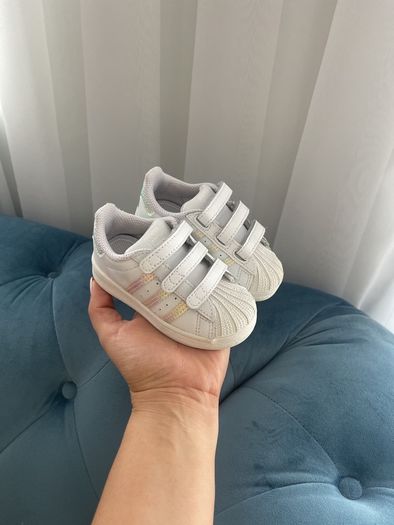 Adidas girl shoes size uk 5