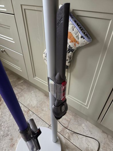 Dyson V11 Absolute Cordless Vacuum + Freestanding Dok Stand, Extra Filters & Spare Motor