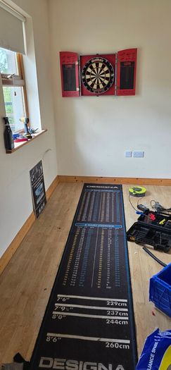 Winmau Dartboard and Mat