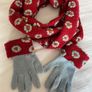 Scarf/Gloves Set Image 2